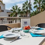 Acapulco Hotel *