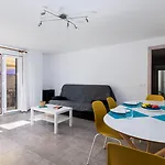 Acapulco Hotel *
